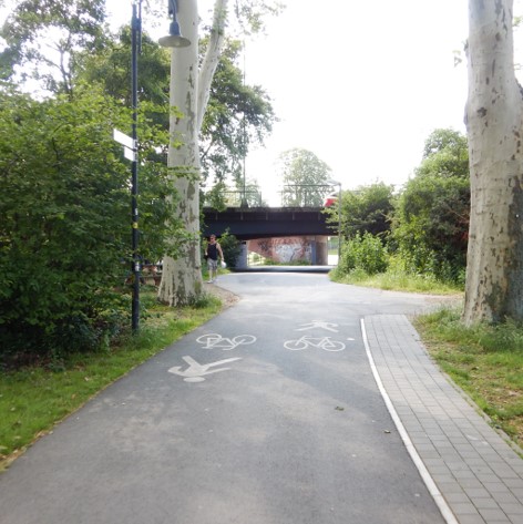 Eigenständiger Weg
